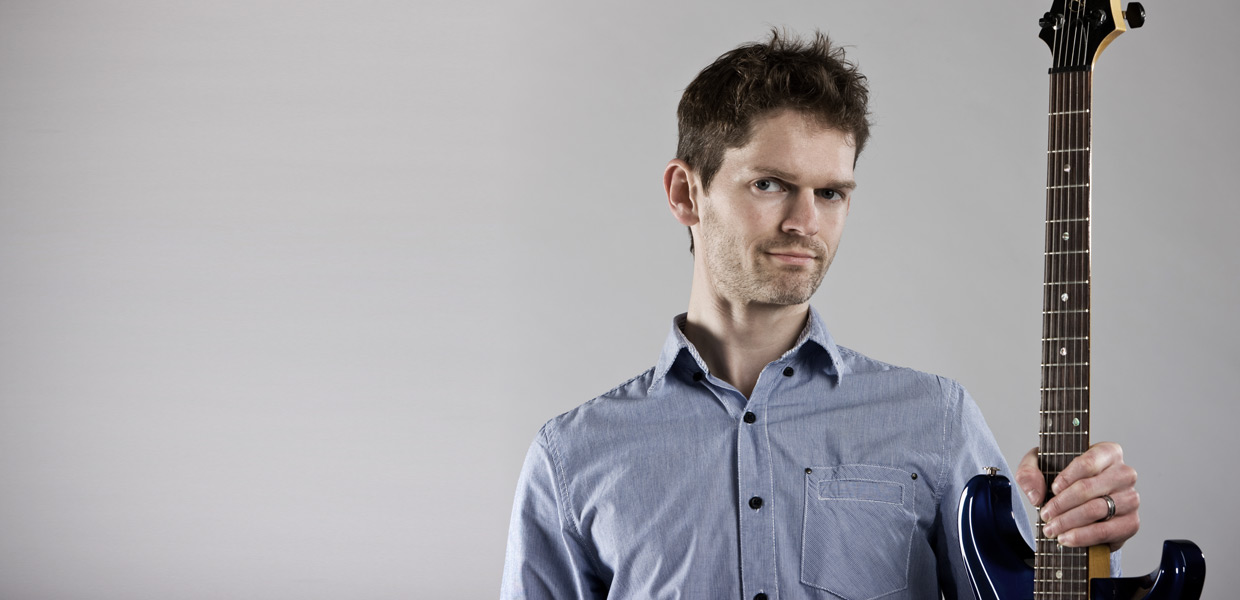 Stuart Bahn guitarist